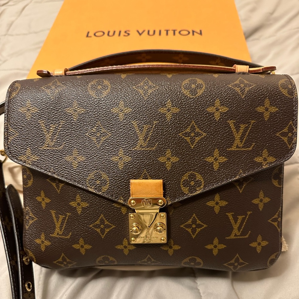 Louis Vuitton Pochette Métis
